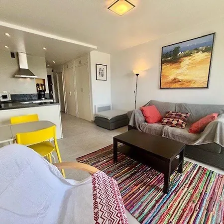 De Charme Refait A Neuf - 30m² - Vue - 350m De La - Classe 2* - Parking Inclus - Fr-1-478-161 Apartment